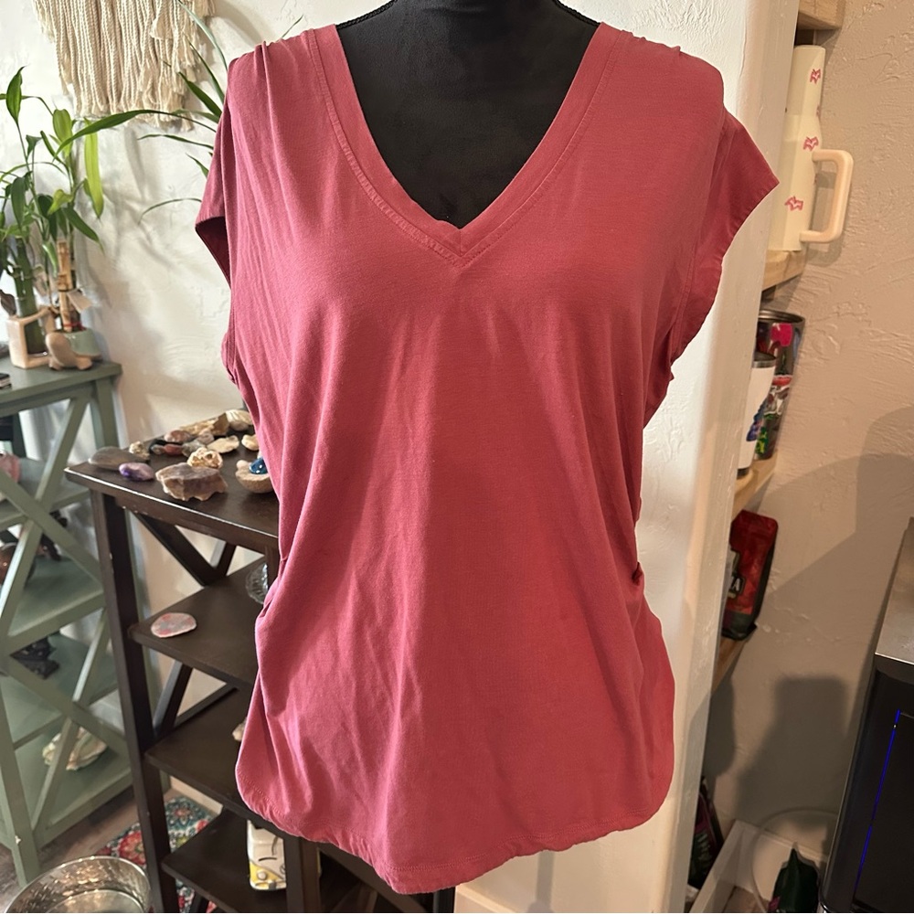 Athleta Women's V-Neck Rose Top